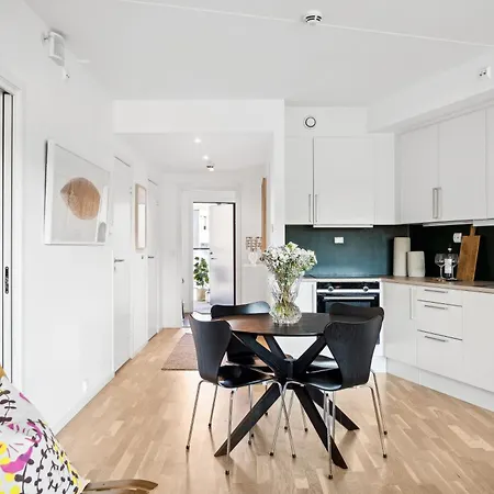 Modern With A View, Location! ترومسو