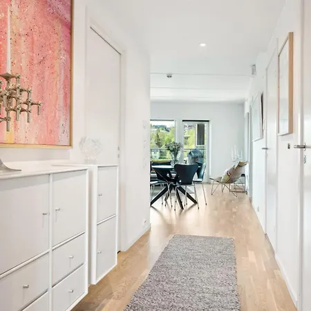 Modern With A View, Location! Τρόμσο