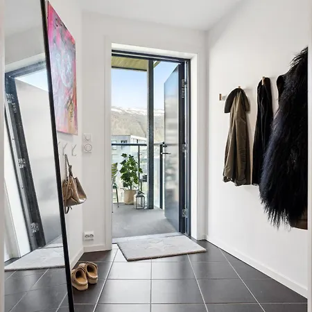 Modern With A View, Location! Διαμέρισμα